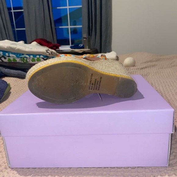 Madden Girl Wedge shoes - Picture 3 of 3